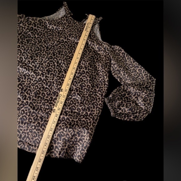 Michael Kors & Cheetah Lace Cold-Shoulder Top XS - Picture 6 of 7